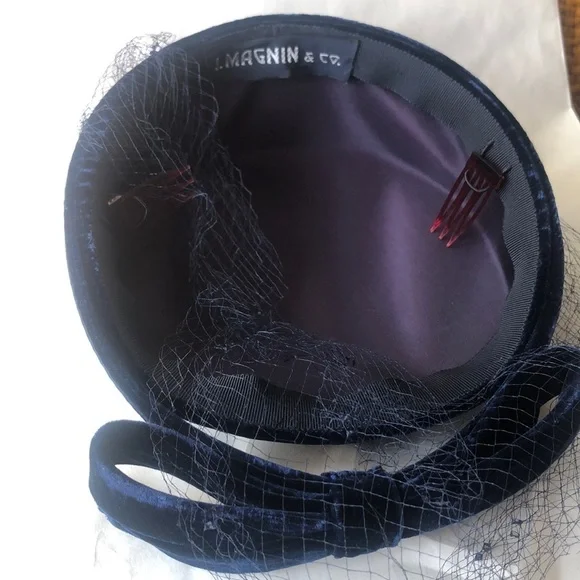 Vintage I. Magnin & Co. Navy Blue Velvet 40’s hat